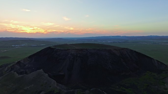 日落下的火山公园