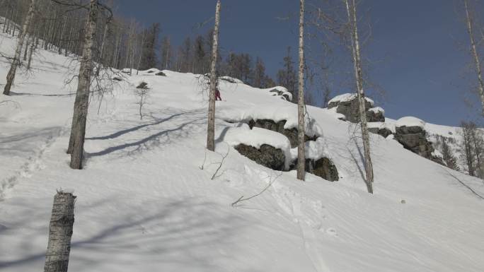 新疆阿勒泰美丽峰雪山滑雪航拍