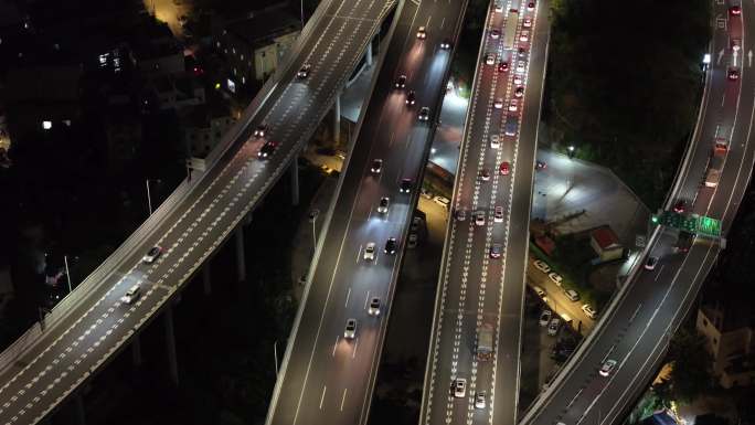 国庆夜间高速路堵车车水马龙高架路拥堵回家