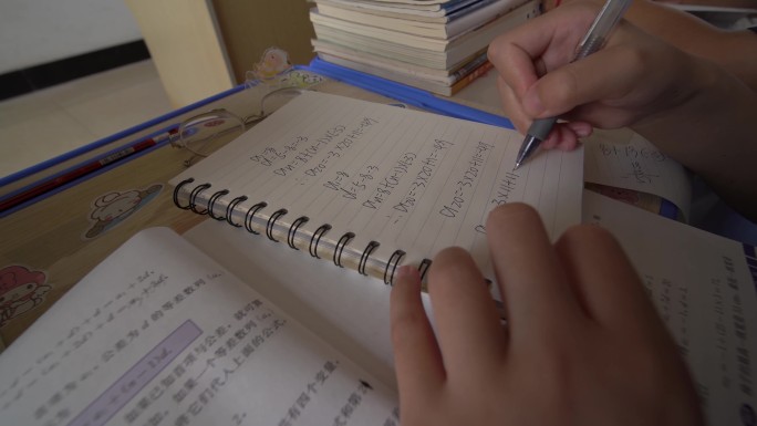 高中职校学生学习生活特写镜头