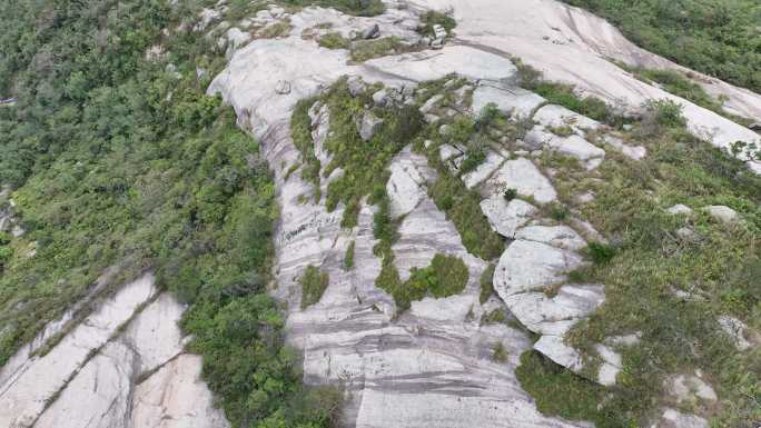 航拍山东文登界石镇梨眼沟摩崖巨石北极坡