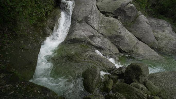 山水瀑布溪流溪水清澈流水