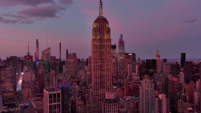 航拍纽约曼哈顿帝国大厦摩天大楼日落夜景灯