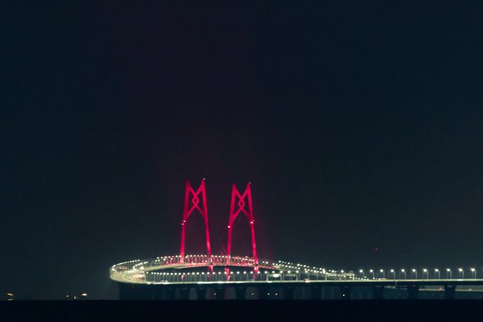中秋节满月红月亮升上港珠澳大桥中国结