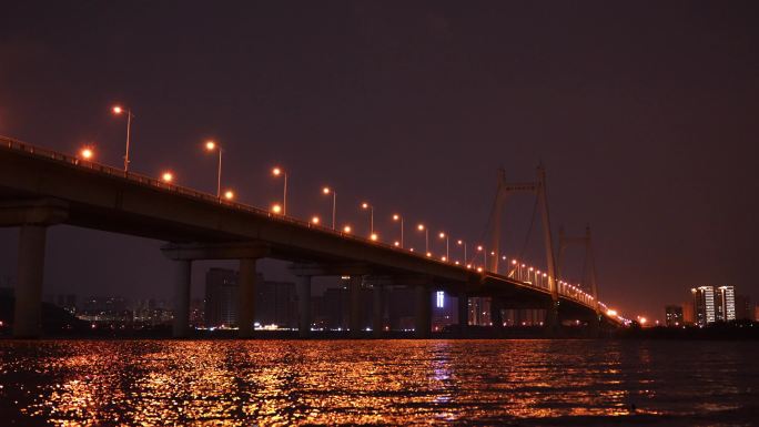 长沙湘江三汊矶大桥江面河水夜景