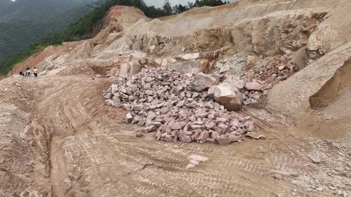 广东岭南山脉山区矿山开采矿场航拍