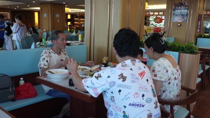 农家院 海边餐厅 海鲜 吃饭 上菜 美食