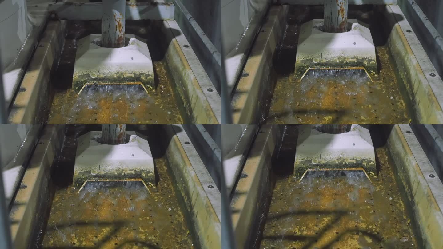 工厂下水道水流特写视频素材