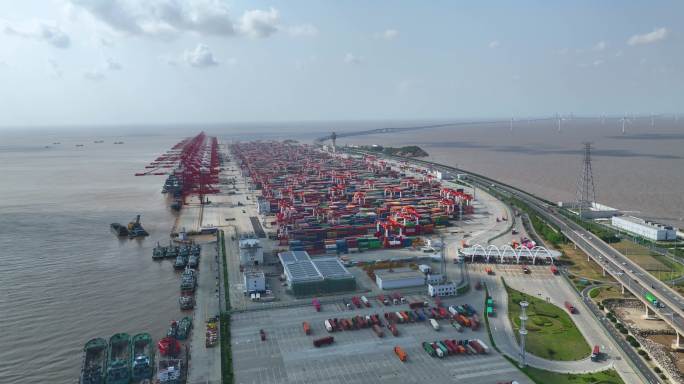 上海洋山深水港集装箱码头航拍5K御三6