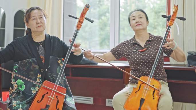 老年大学 马头琴教学  特写 民族乐器