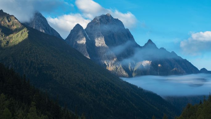 山川云雾光影延时