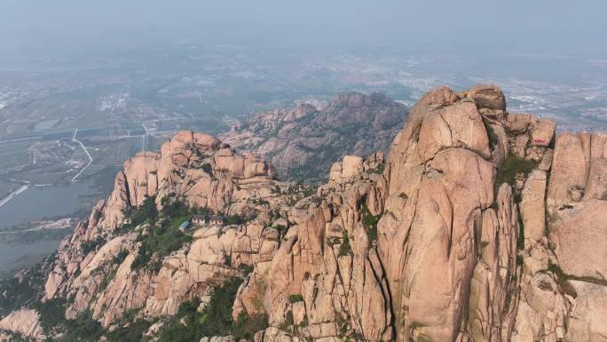 航拍山东荣成人和镇院夼村铁槎山奇石风景