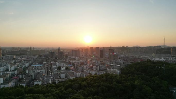 航拍城市夕阳