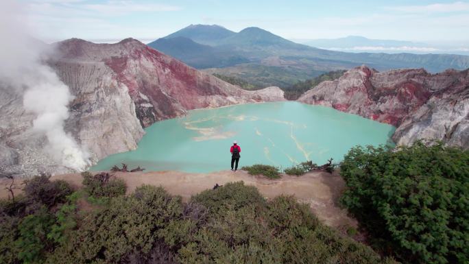 火山湖无人机航拍单人