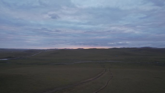 内蒙古草原怪石堆