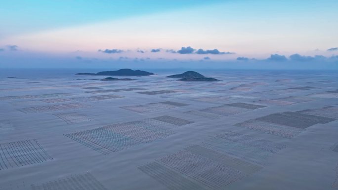 航拍福建宁德霞浦海岸滩涂养殖场日落