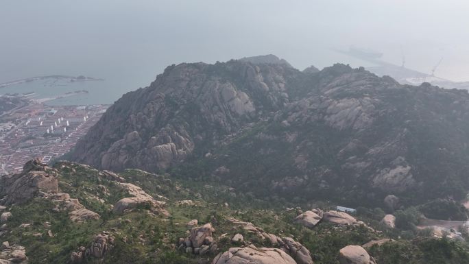 航拍山东荣成人和镇院夼村铁槎山奇石风景