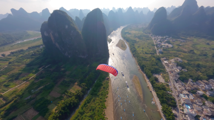 穿越机桂林山水，高山俯冲，贴水面飞跃漓江
