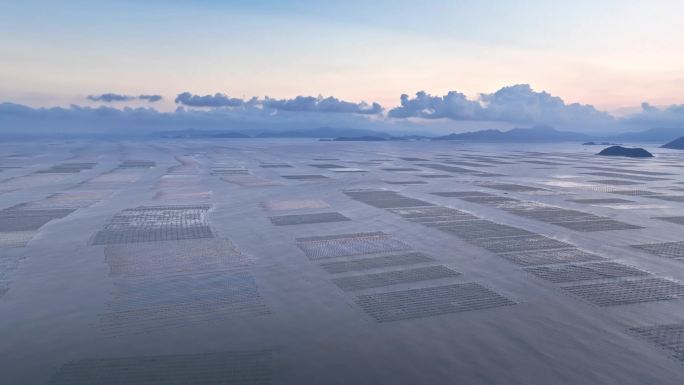 航拍福建宁德霞浦海岸滩涂养殖场日落