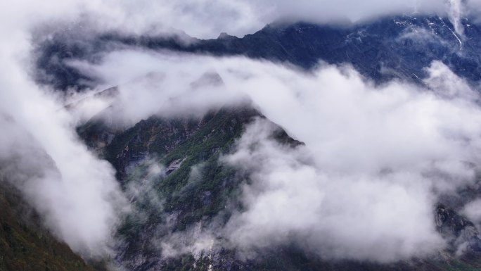 山川云开雾散大气开场