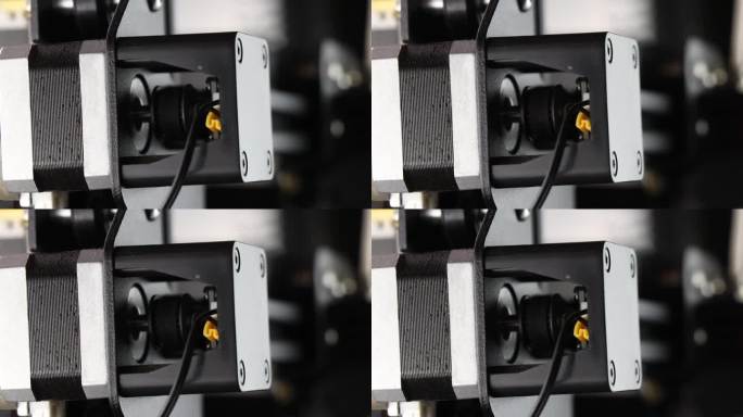 带驱动视图的3d打印机步进电机。3d打印机的X轴电机
