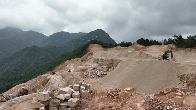 广东岭南山脉山区矿山开采矿场航拍