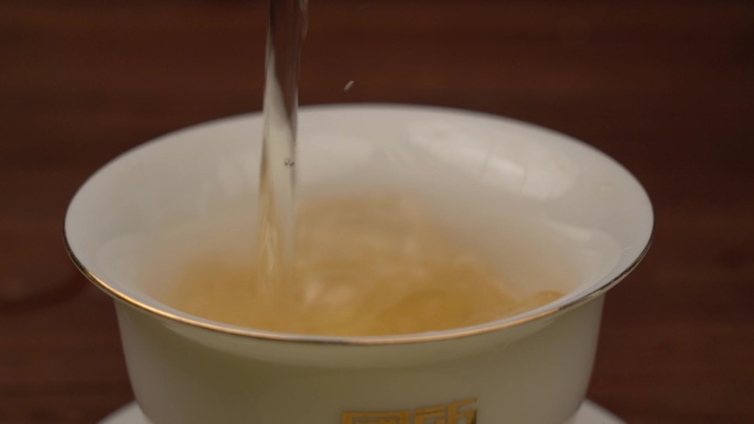 普洱生茶茶汤
