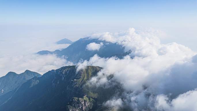 8K江西武功山白鹤峰云海流瀑航拍延时