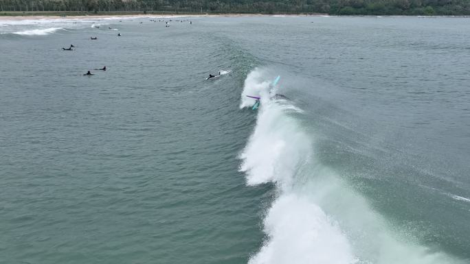 万宁日月湾海边冲浪