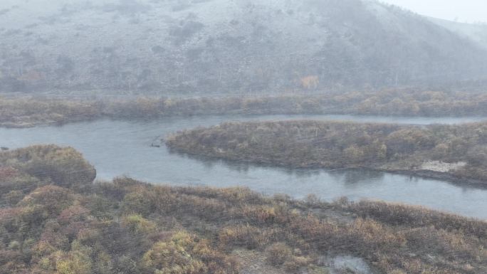 大兴安岭秋色山水湿地河流风雪