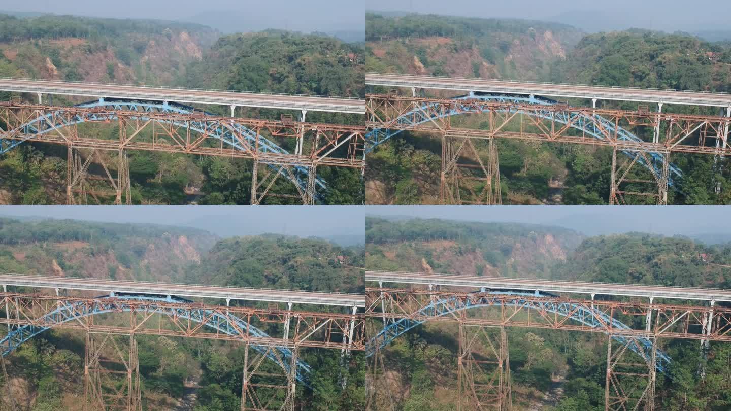 西索芒火车桥鸟瞰图。印尼最高的铁路桥。