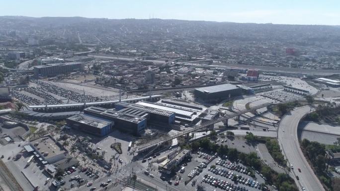 圣伊西德罗陆地入境口岸大楼，入境口岸鸟瞰图。交通入口的Ariel视图