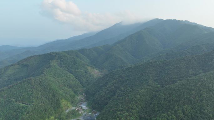 广东岭南山脉山区矿山开采矿场航拍