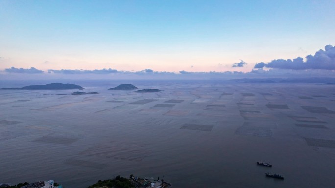 航拍福建宁德霞浦海岸滩涂日落养殖场