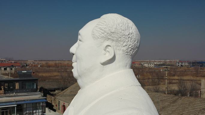 伟大领袖雕像 北方农村