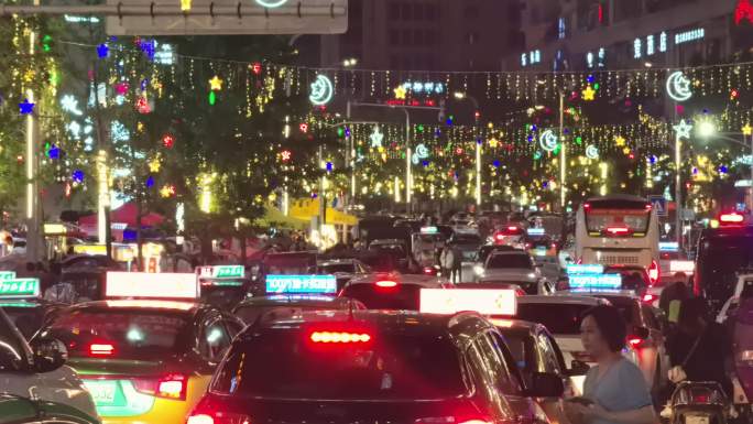 遵义苏州路苏福青春路夜市一条街夜晚车流