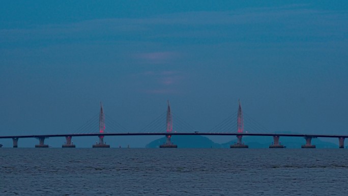 港珠澳大桥海上升明月