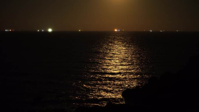 大海月亮海面月光水面波光粼粼夜晚海平面