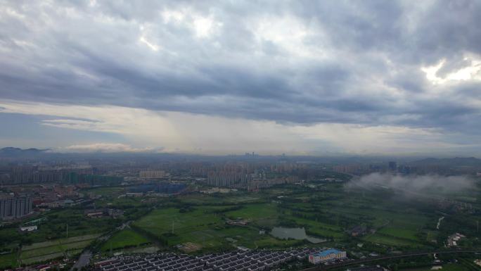 杭州城北浓雾+雨幕
