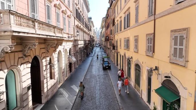 罗马Fontanella Borghese大街特写，背景是西班牙台阶。