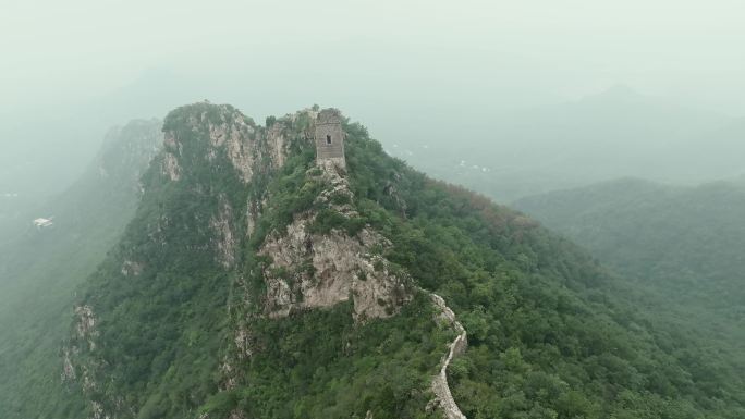 航拍北京司马台长城云雾