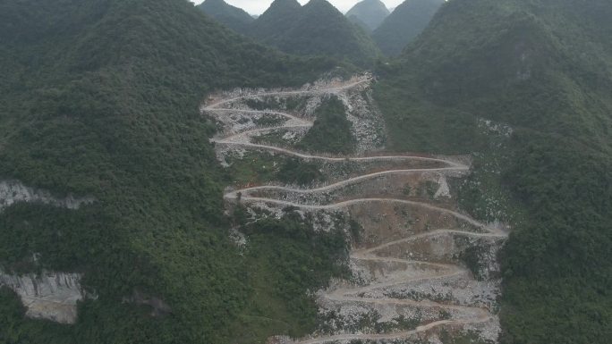 贵州高山盘山公路