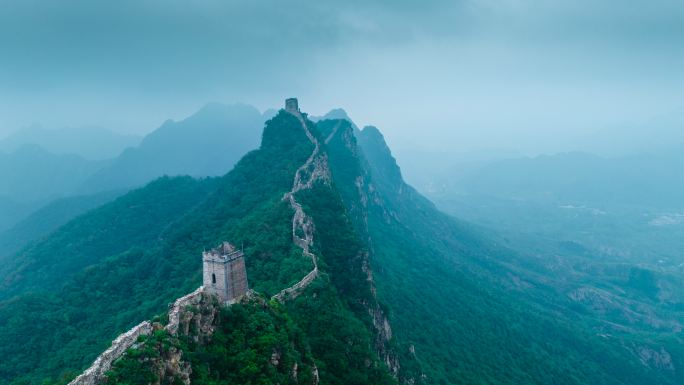 航拍北京司马台长城云雾延时