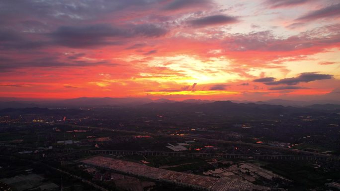 夕阳水墨画天空