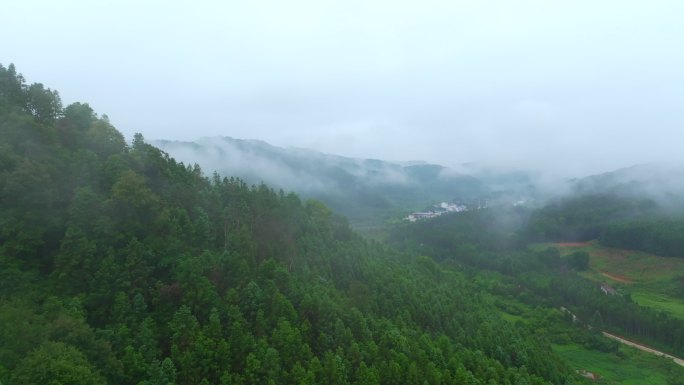 群山环绕 云雾 航拍