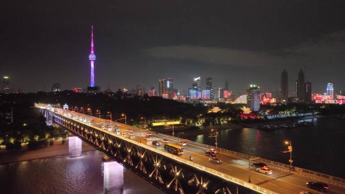 航拍湖北武汉长江大桥和龟山电视塔夜景