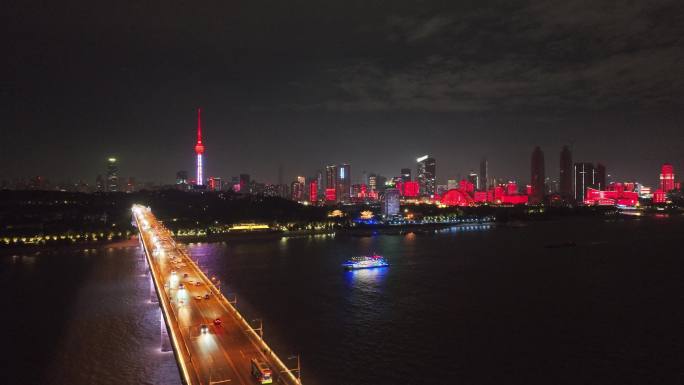 航拍湖北武汉长江大桥和龟山电视塔夜景