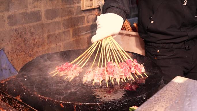 城市街头餐饮特色美食小吃铁板烧烤肉串
