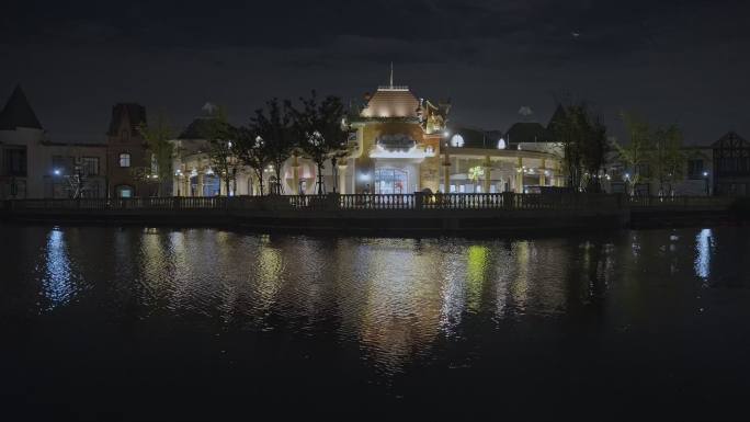 上海世茂精灵之城主题乐园夜景