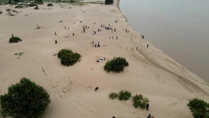 黄河岸边沙滩